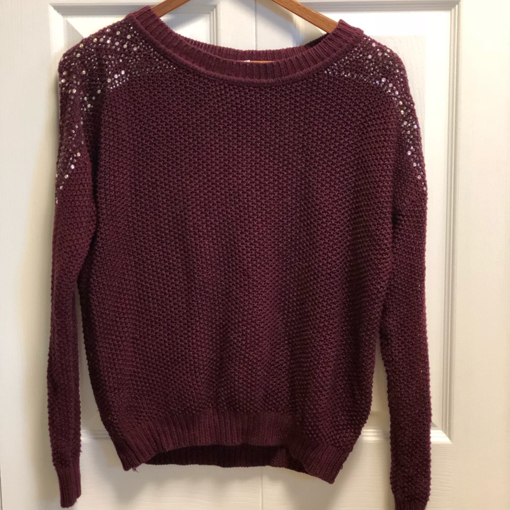 Iridescent diamond shoulder maroon sweater